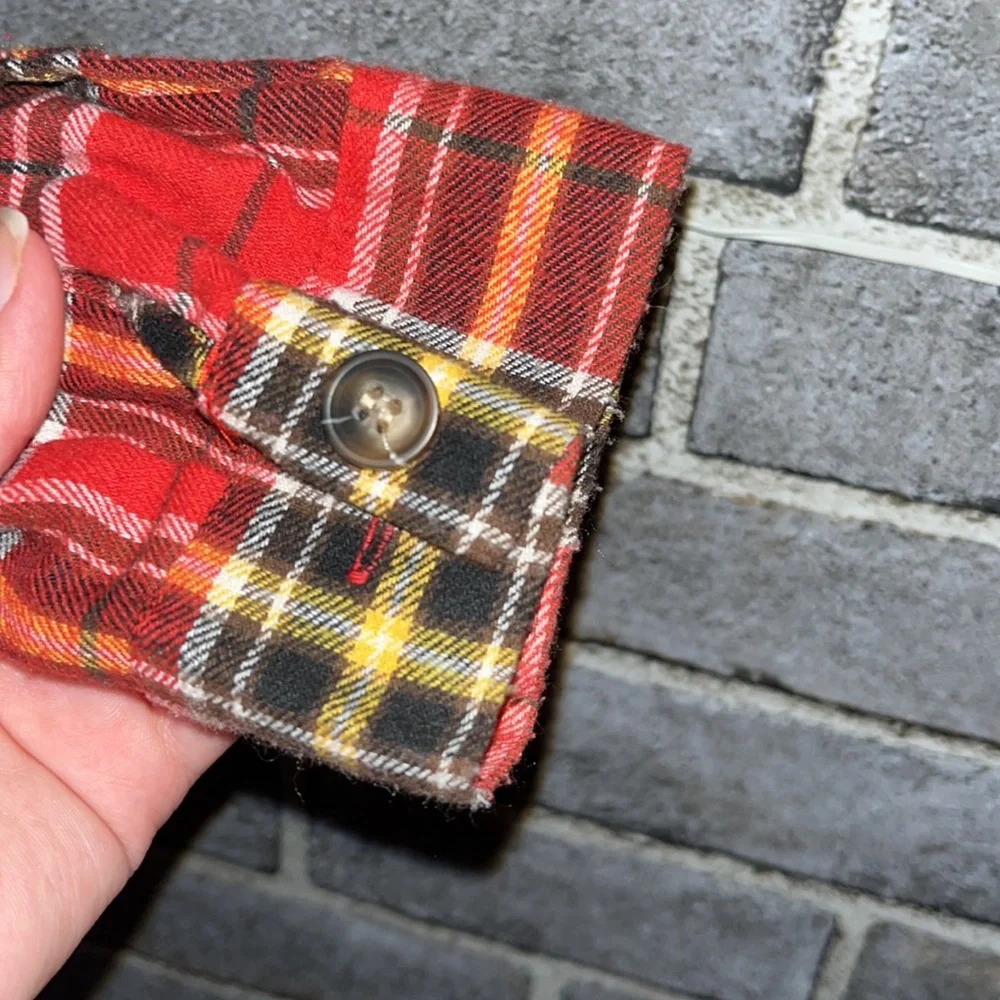 Cropped flannel top - Picture 4 of 4